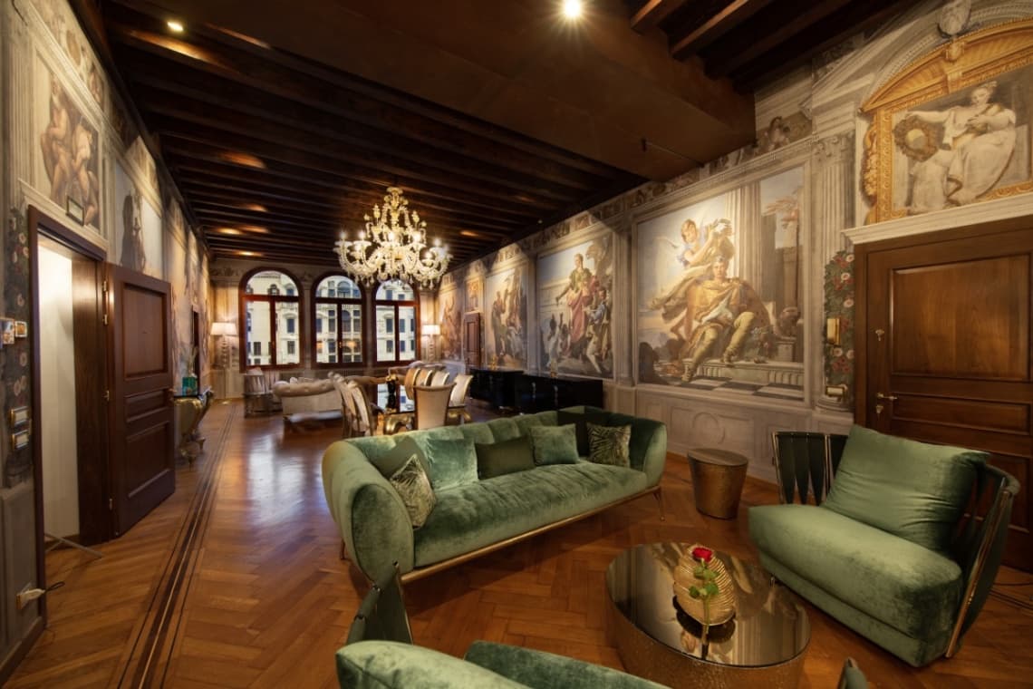 Noble Floor Residence Overlooking the Grand Canal – Venice, Italy - Image 1