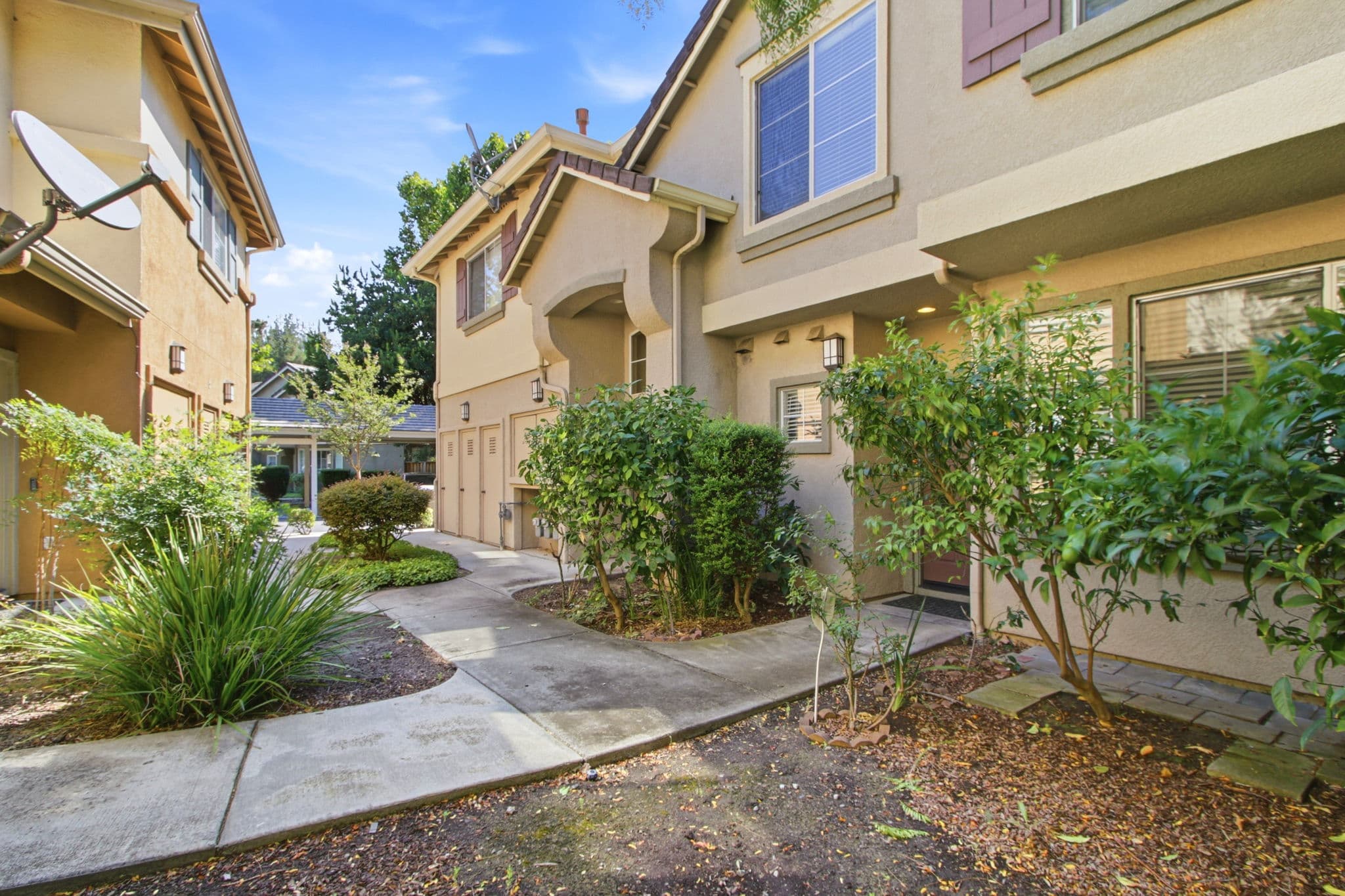Luxurious San Jose Condo with Pool, Sauna, Fireplace