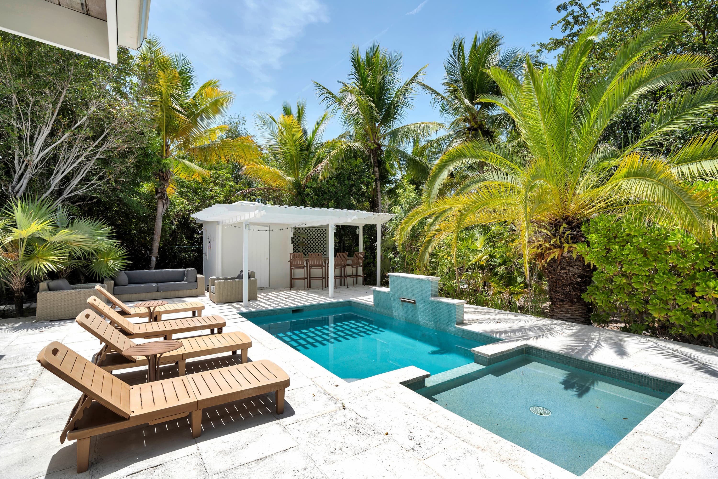 Welcome to Seagrape Villa