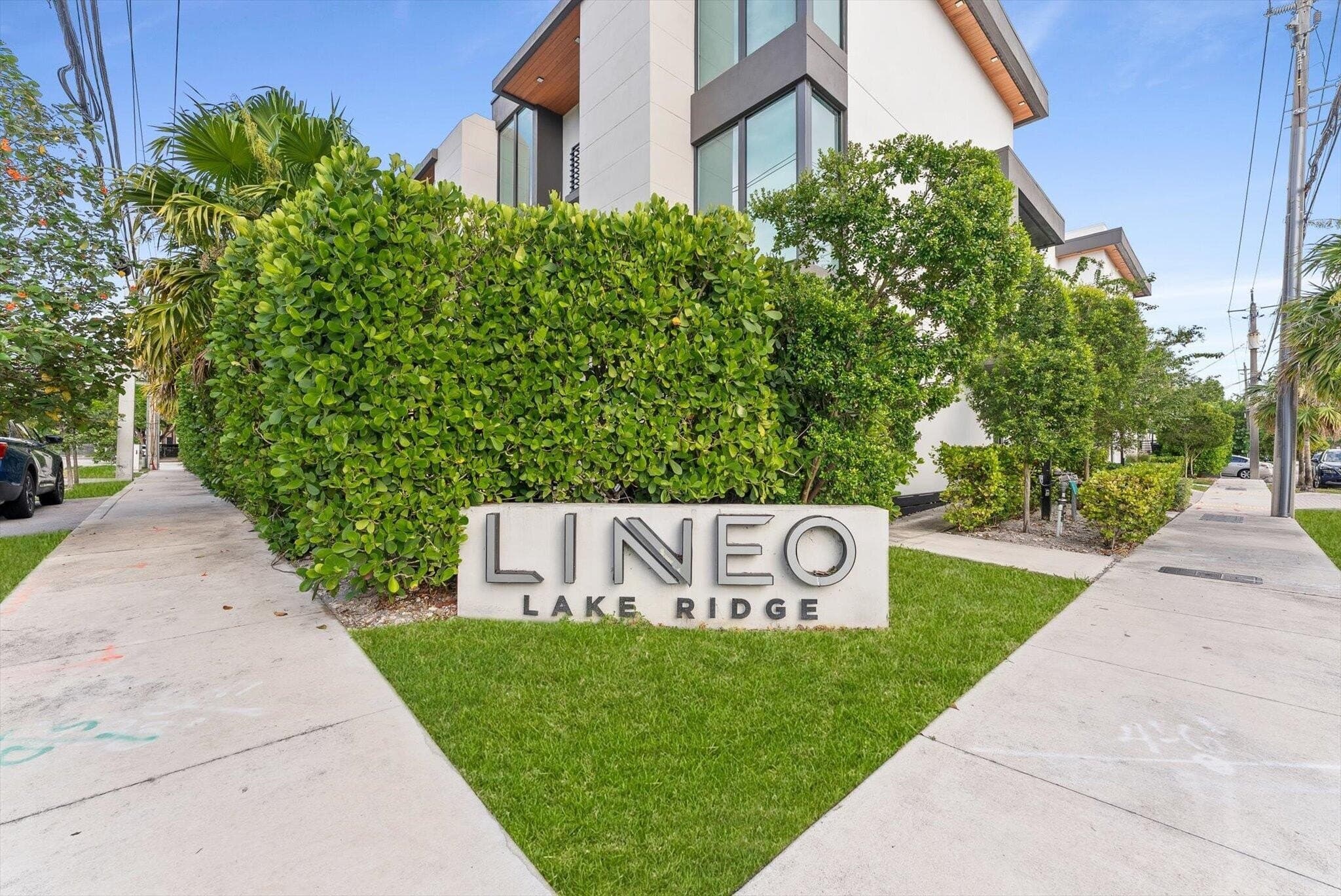 1048 N Victoria Park Rd, Fort Lauderdale, FL 33304